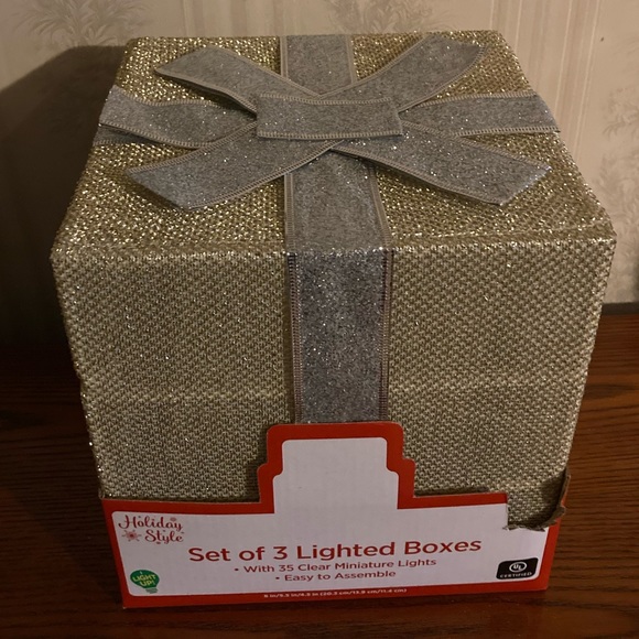 🎄FLASH SALE🎄NIB 3 Lighted Christmas Presents Decorations - Picture 8 of 13